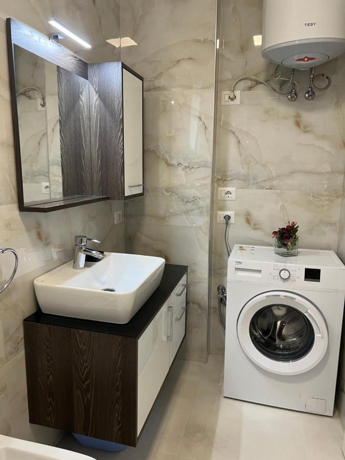 Grand New Bazaar Apartment Tirana Exteriör bild