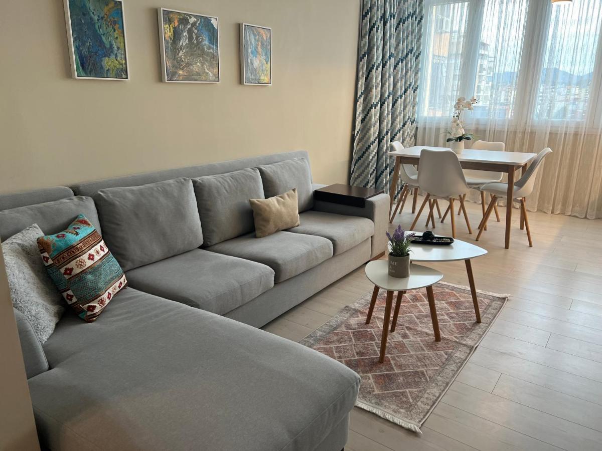 Grand New Bazaar Apartment Tirana Exteriör bild
